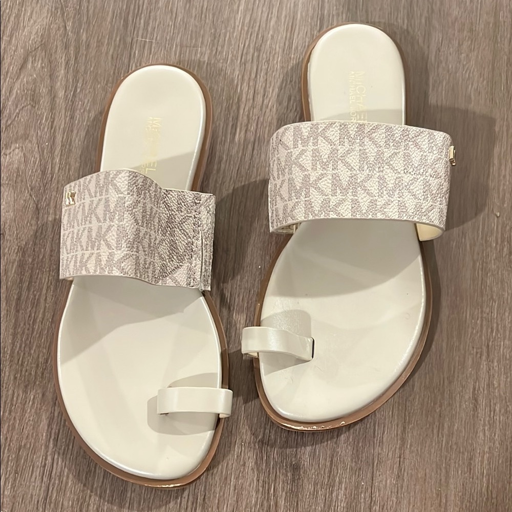 Michael Kors Cream Toe-Loop Sandals